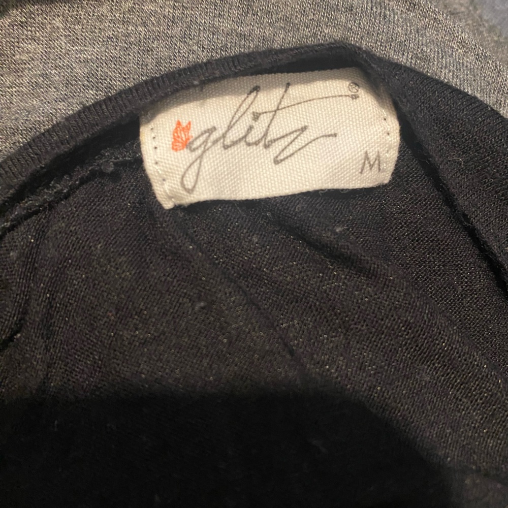 ⭐️Gray Shirt 👕 - Picture 3 of 4